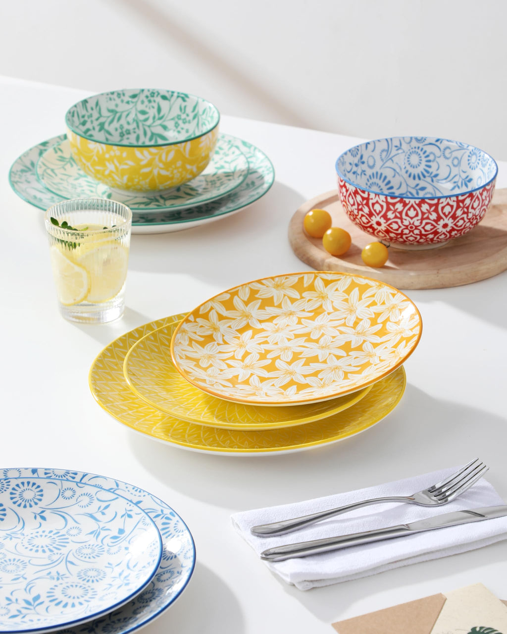 Plates and Bowls Set for 4, 12 Pieces Porcelain Dinnerware I71669