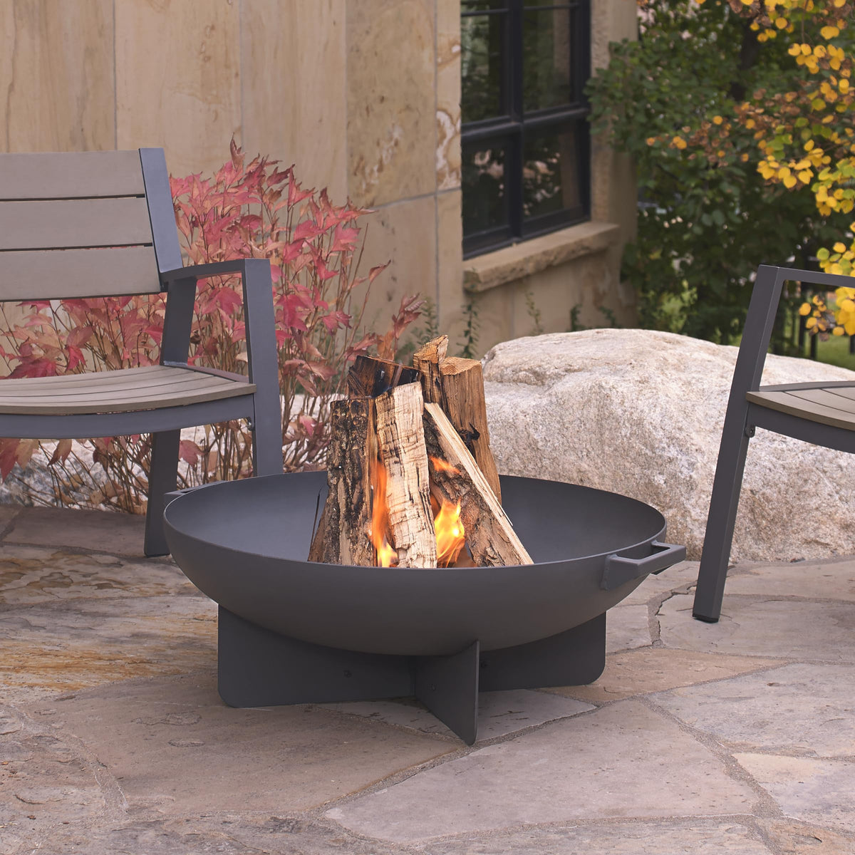 36” Round Wood Burning Steel Fire Pit with Spark Screen, Poker, Log Grate and Storage Cover I5941